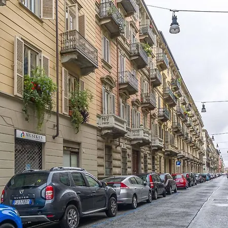 Exploring Turin! Porta Nuova Modern Flat Lägenhet *