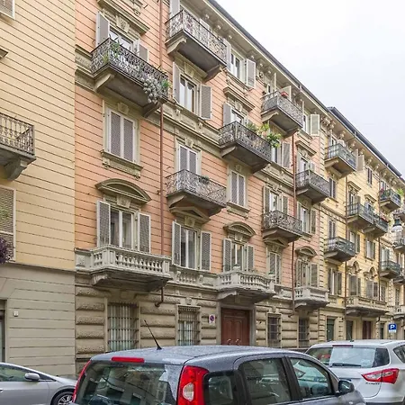 Exploring Turin! Porta Nuova Modern Flat Lägenhet