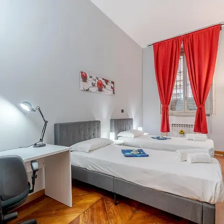 Exploring Turin! Porta Nuova Modern Flat Lägenhet *