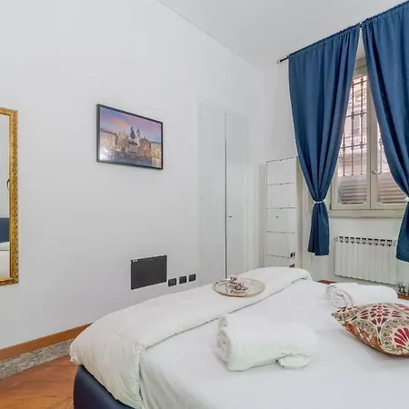 Exploring Turin! Porta Nuova Modern Flat Lägenhet Turin